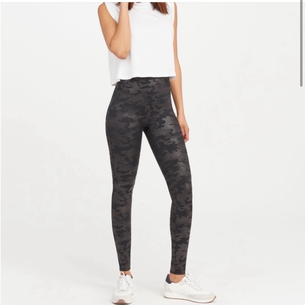 Spanx Black Camo Faux Leather Leggings Medium Compression Metallic Moto